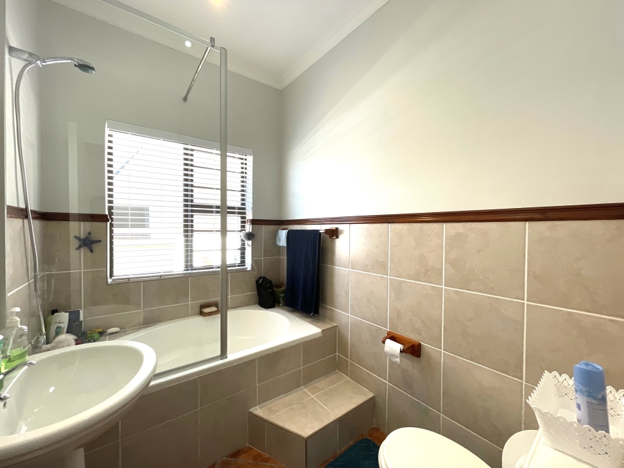4 Bedroom Property for Sale in Marina Martinique Eastern Cape